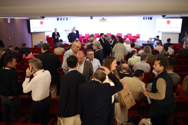 Modernización, comercialización, crecimiento y calidad, ejes del VI Foro de Debate de la Industria de la Almendra Española.